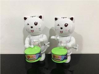 Заводной кот с барабаном, качающийся