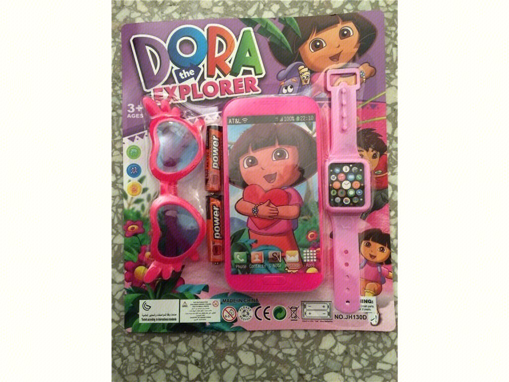 Игровой набор Dora: телефон, часы, очки, сумочка