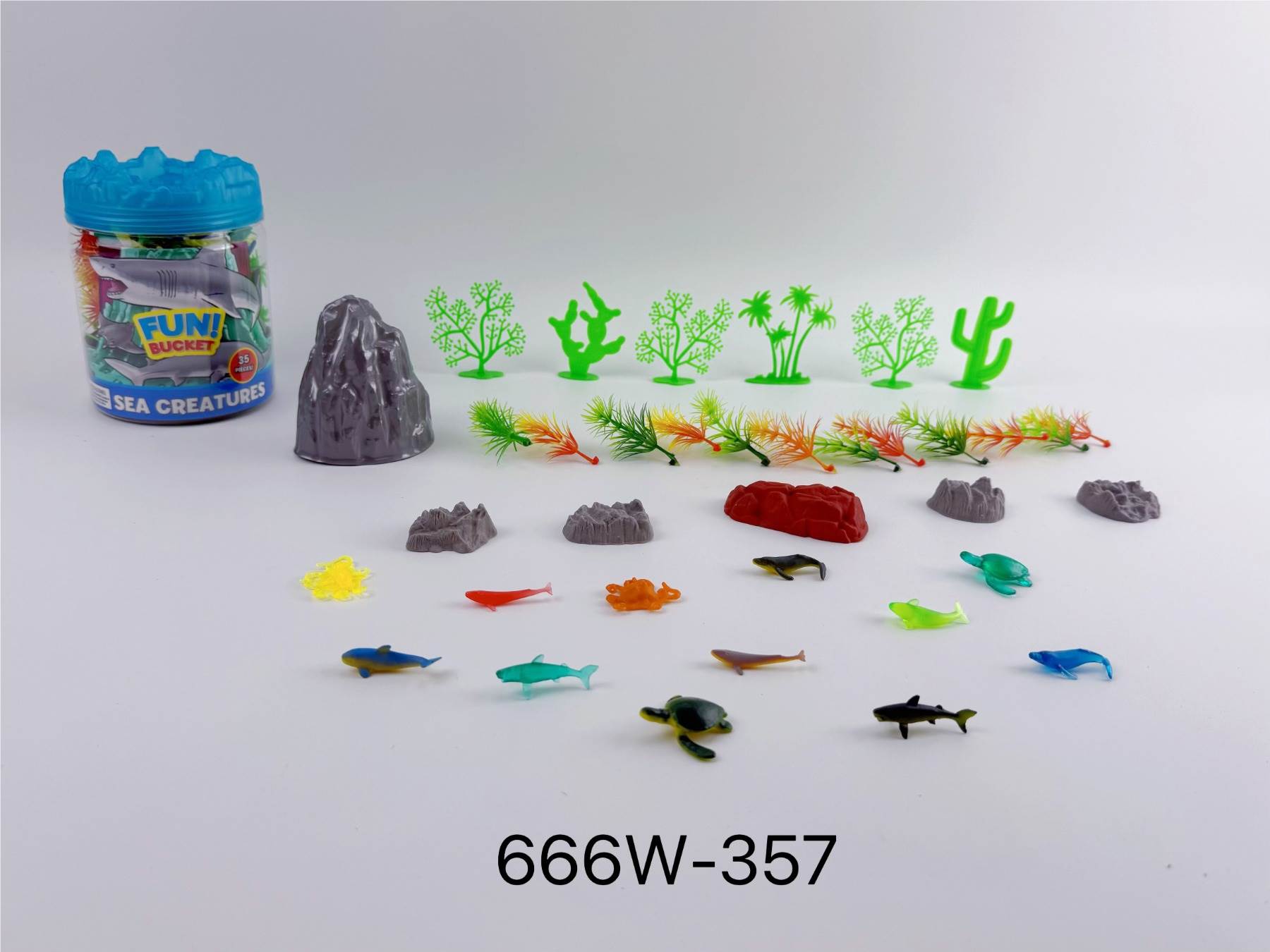Миниатюрные морские фигурки в бочке