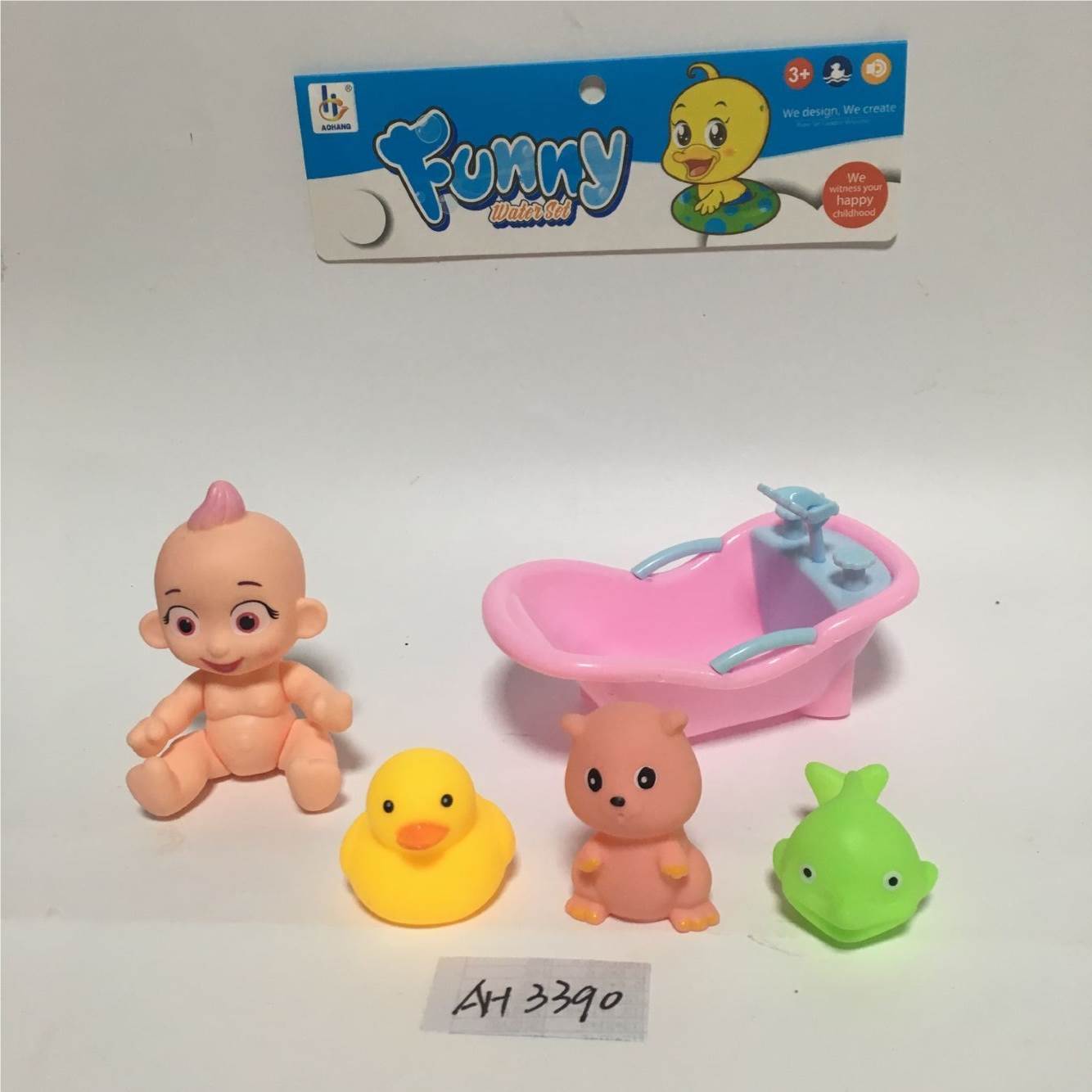 Кукла с 3 животными и ванной