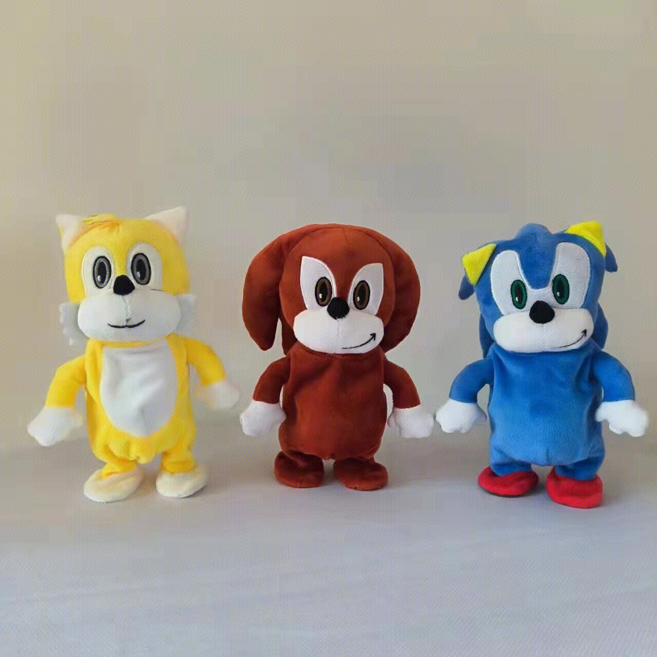 Плюшевый ходячий Соник с музыкой, развивающая игрушка