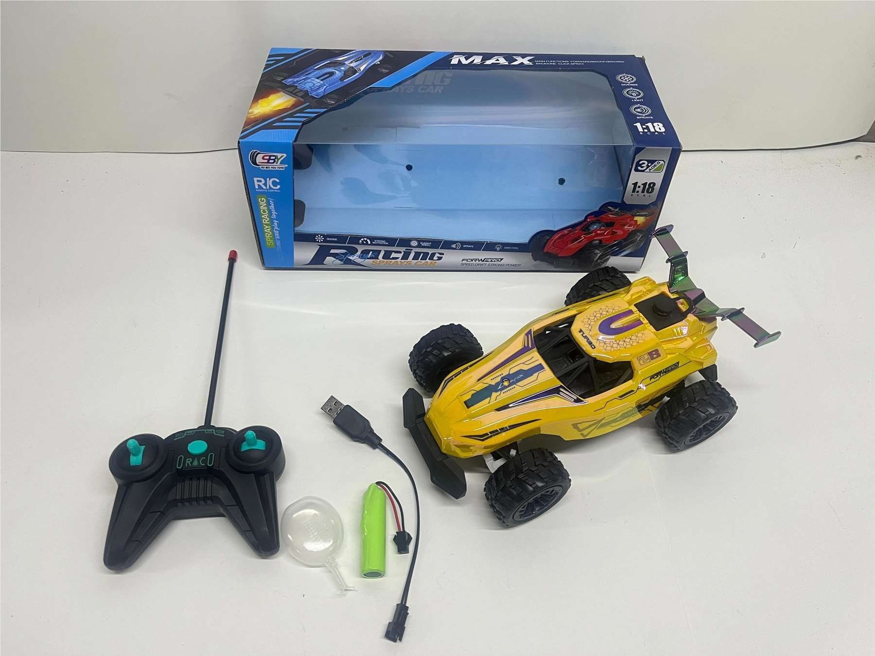 Радиоуправляемая гоночная машина с распылителем и подсветкой 1:18