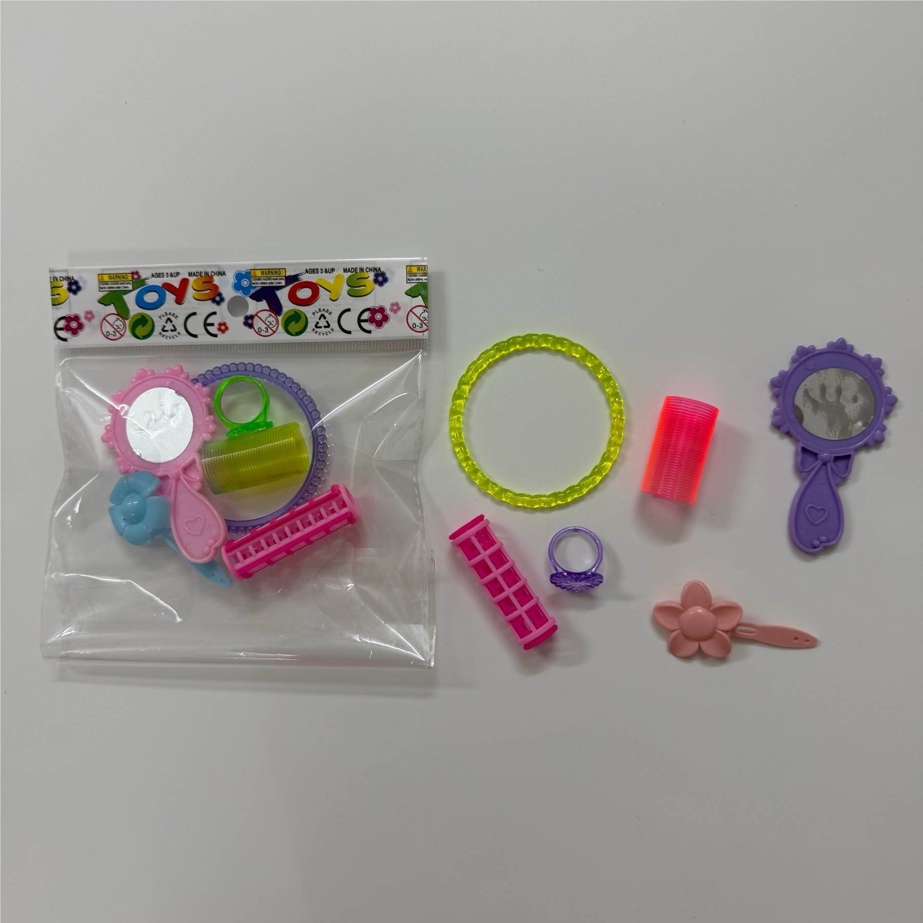 Игрушки-украшения: бусины, бижутерия оптом