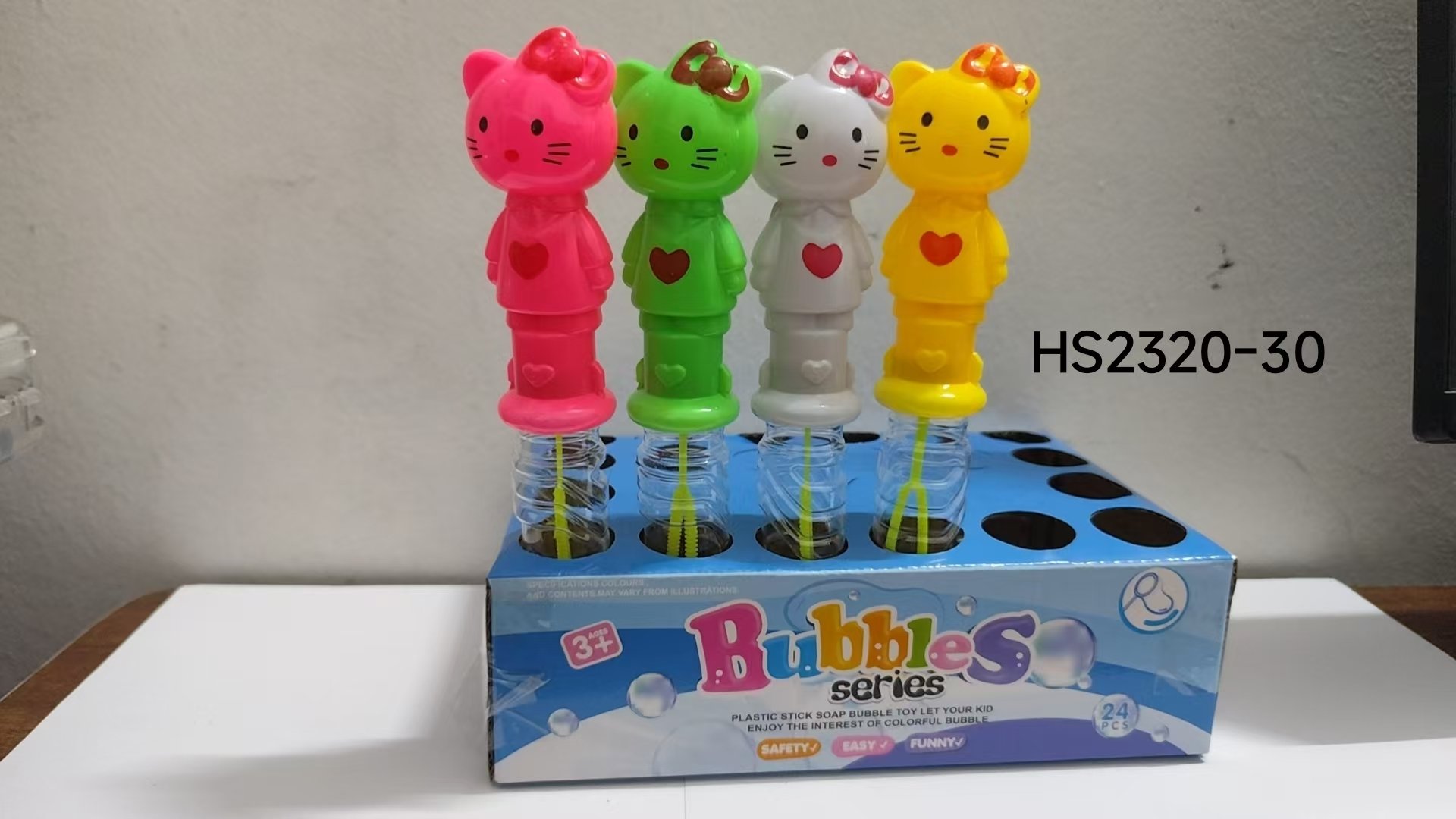 Мыльные пузыри Hello Kitty, 20 см, 4 цвета