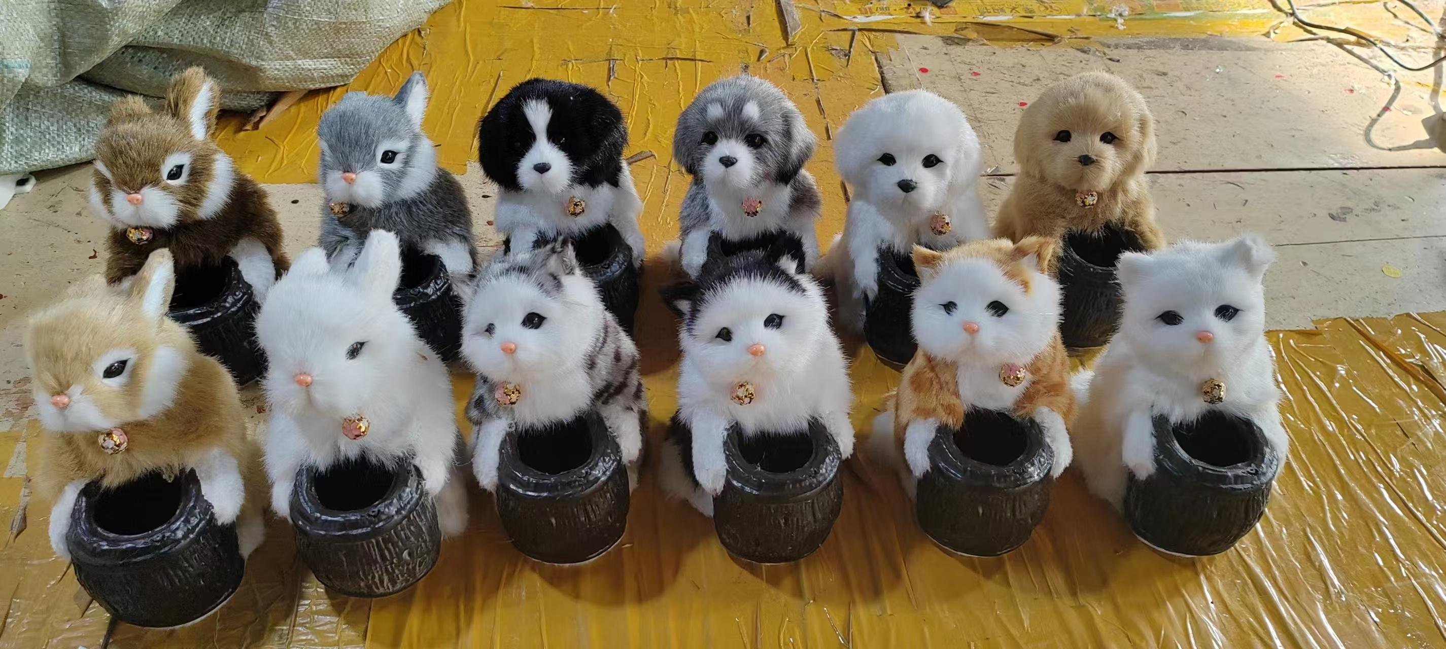 Плюшевый кот-подставка для ручек