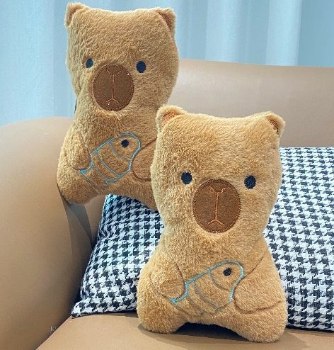 Мягкая игрушка капибара с рыбкой, стандартная