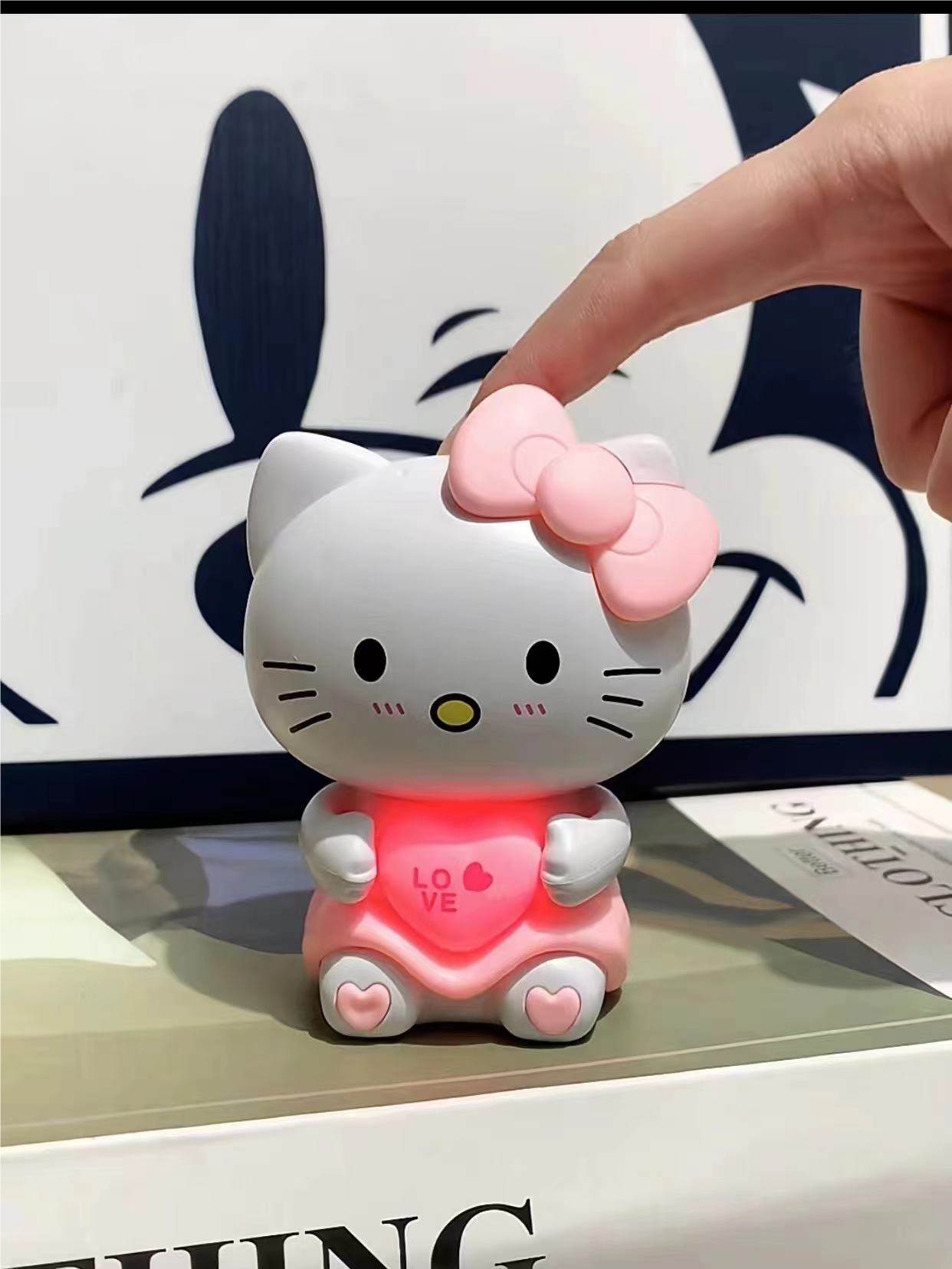 Кошечка KT с сердечком в цветной коробке, оптом
