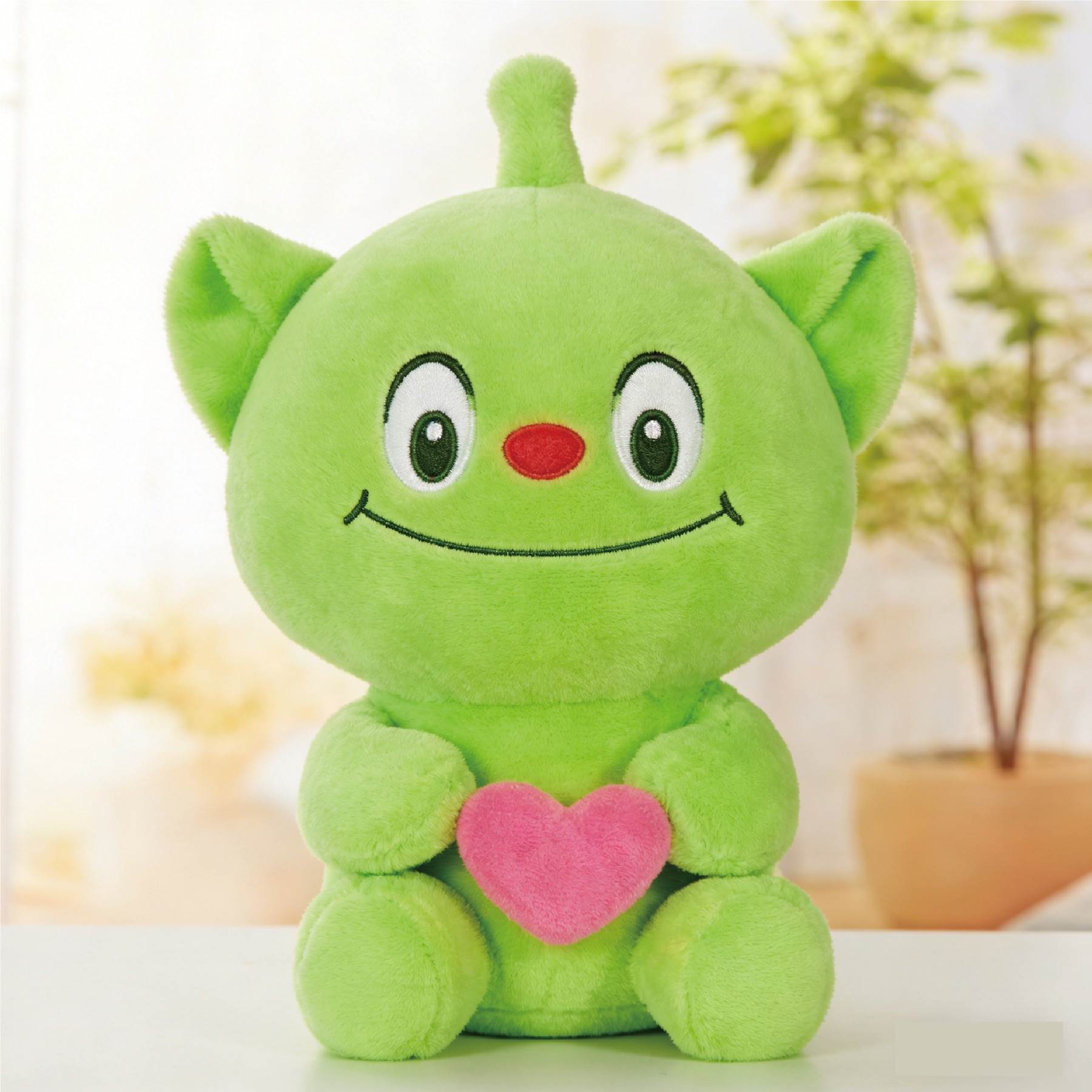 Мягкая игрушка Зеленый Монстрик с Сердцем, 40 см