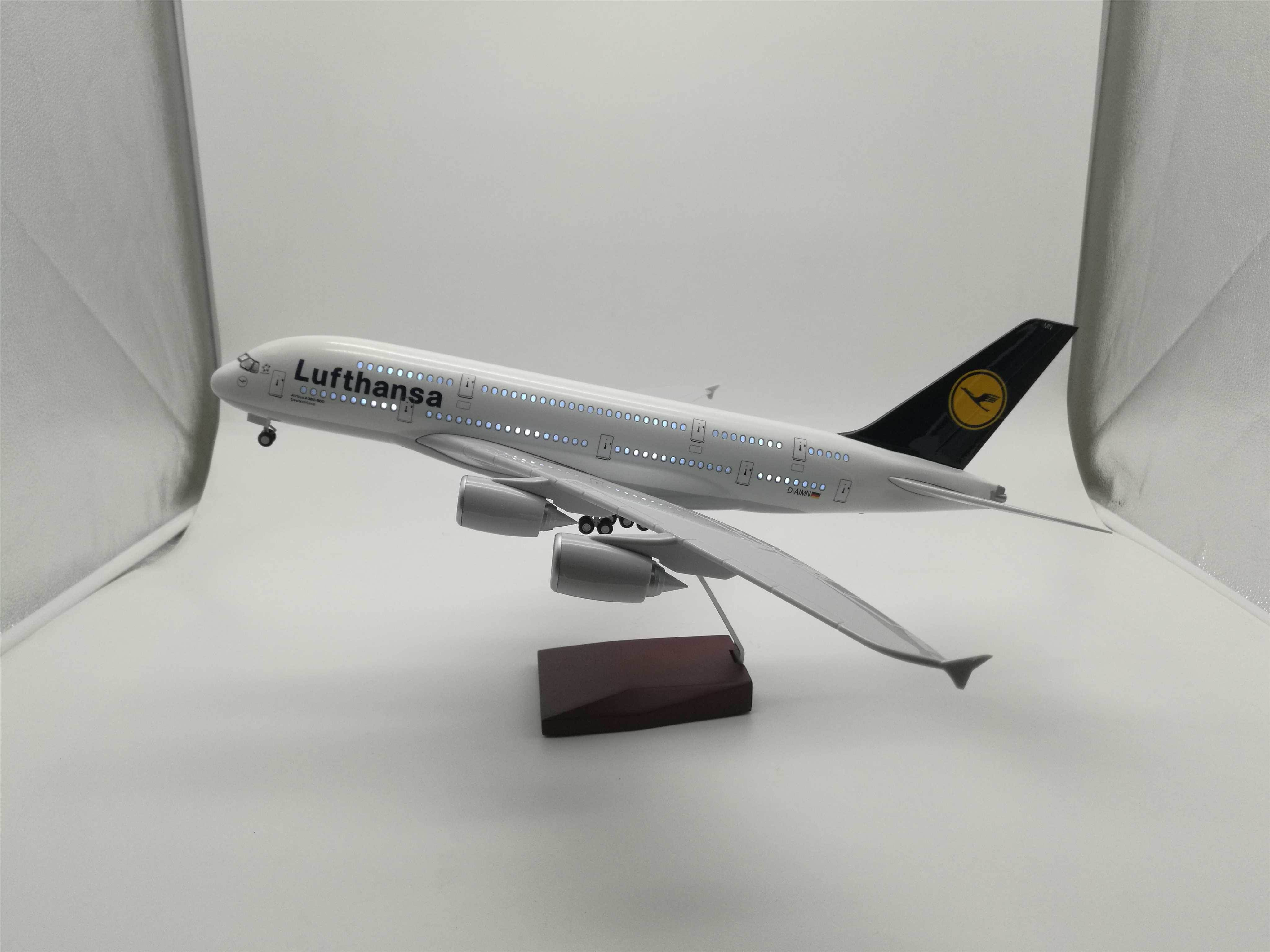 Модель самолета Lufthansa A380, 46 см, ABS пластик, 1:160