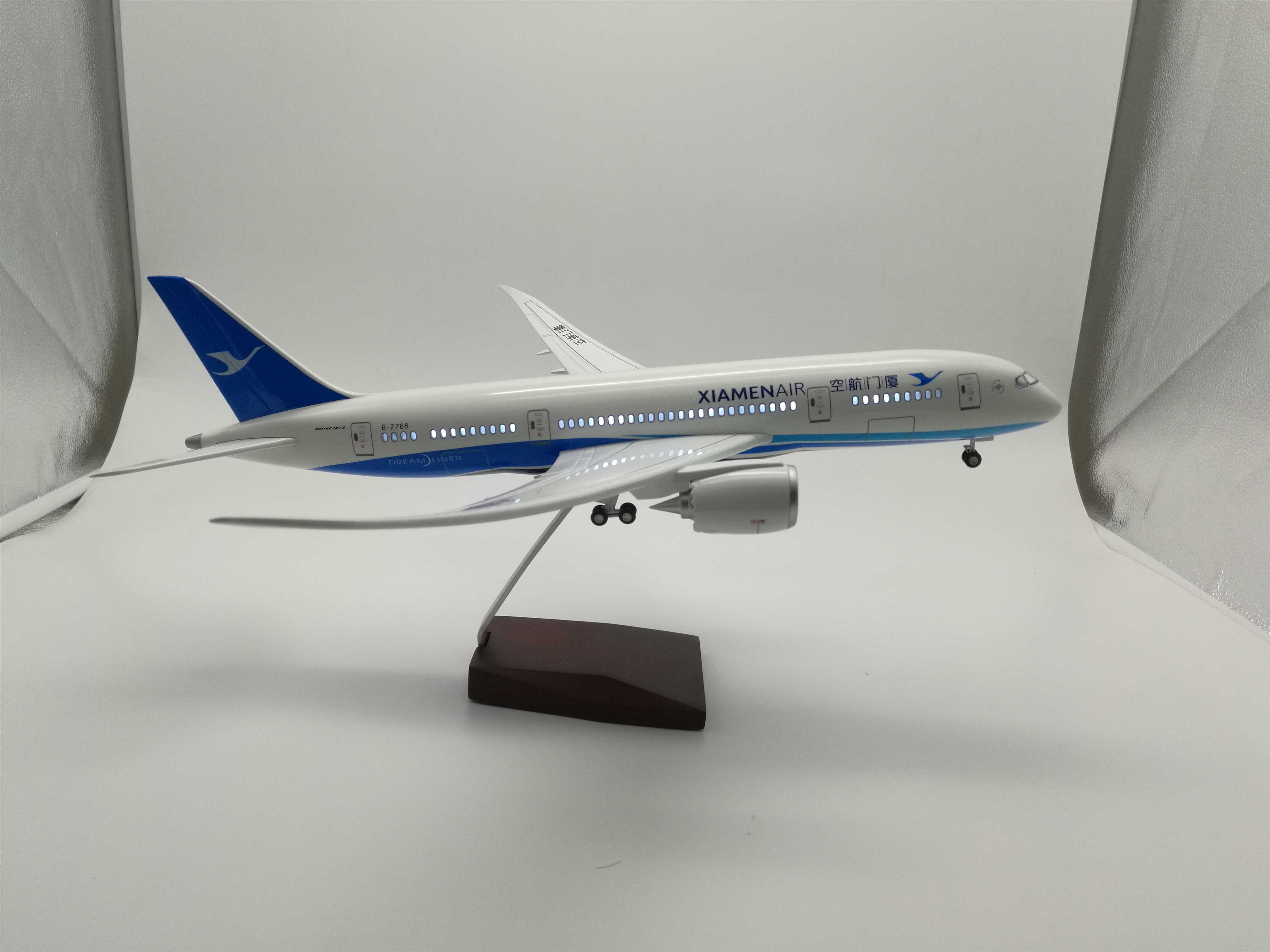 Модель самолета Xiamen Airlines 787, 43 см, 1:130