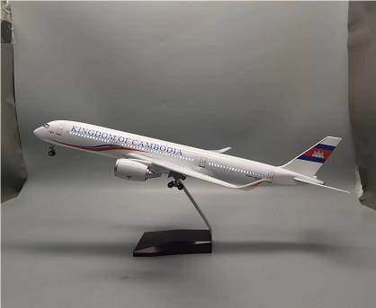 Модель самолета Airbus A350 Cambodia 47см, ABS