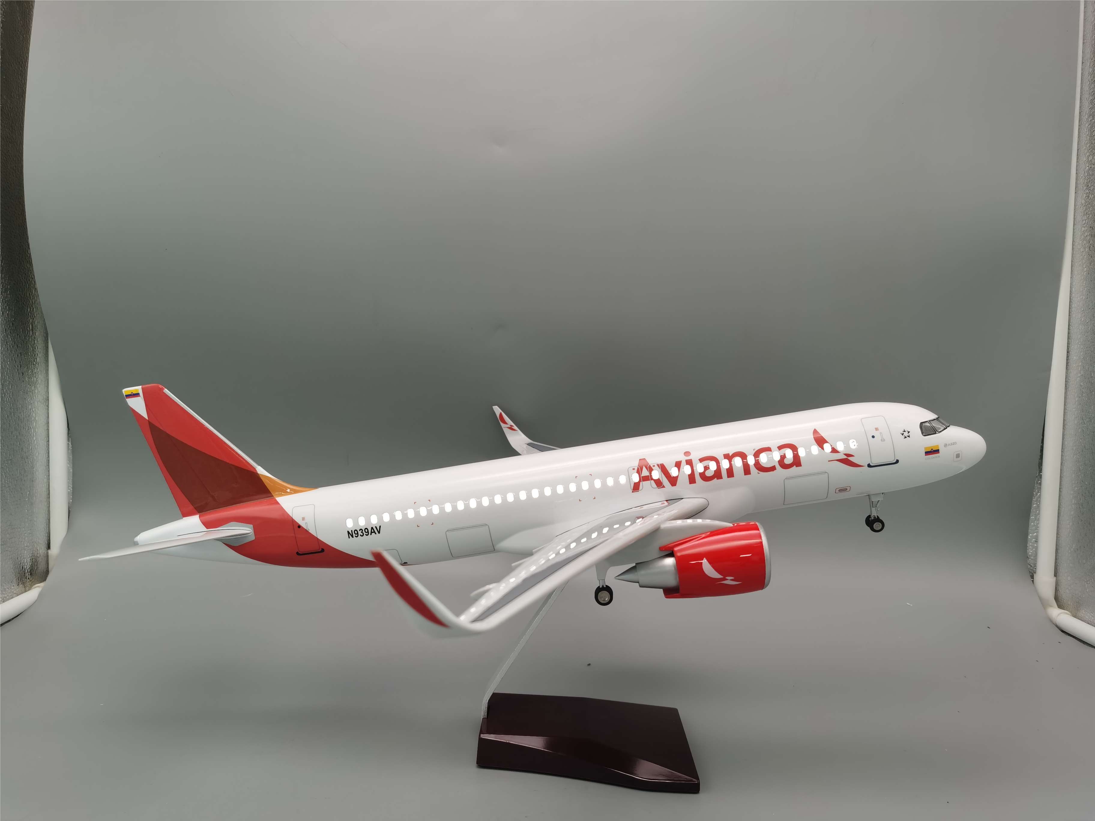 Модель самолета Columbia 320, 47 см, 1:80, ABS