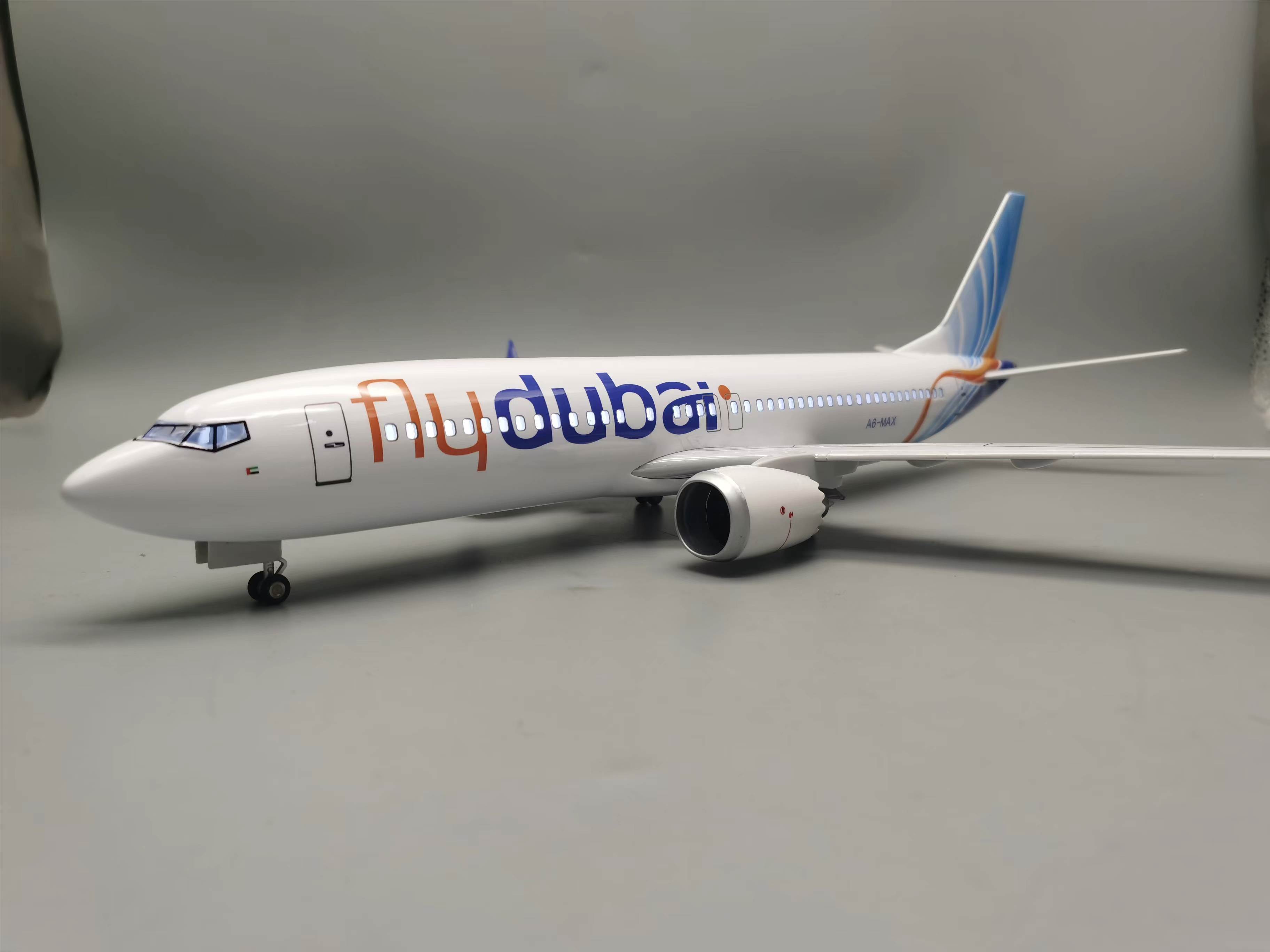 Модель самолета Boeing 737-800 Dubai, 47 см