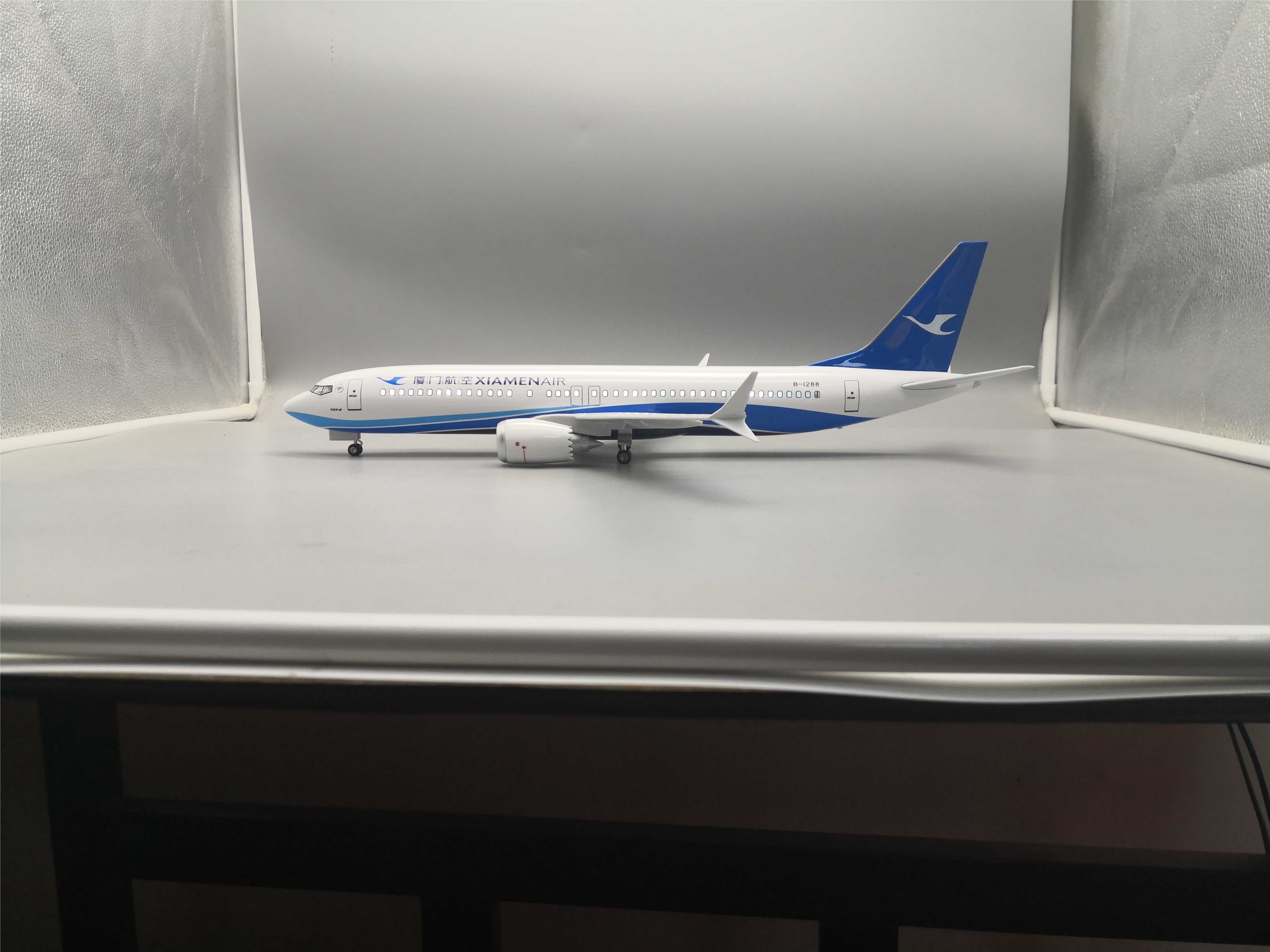 Модель самолета Boeing 737-800 Xiamen Airlines, 47 см