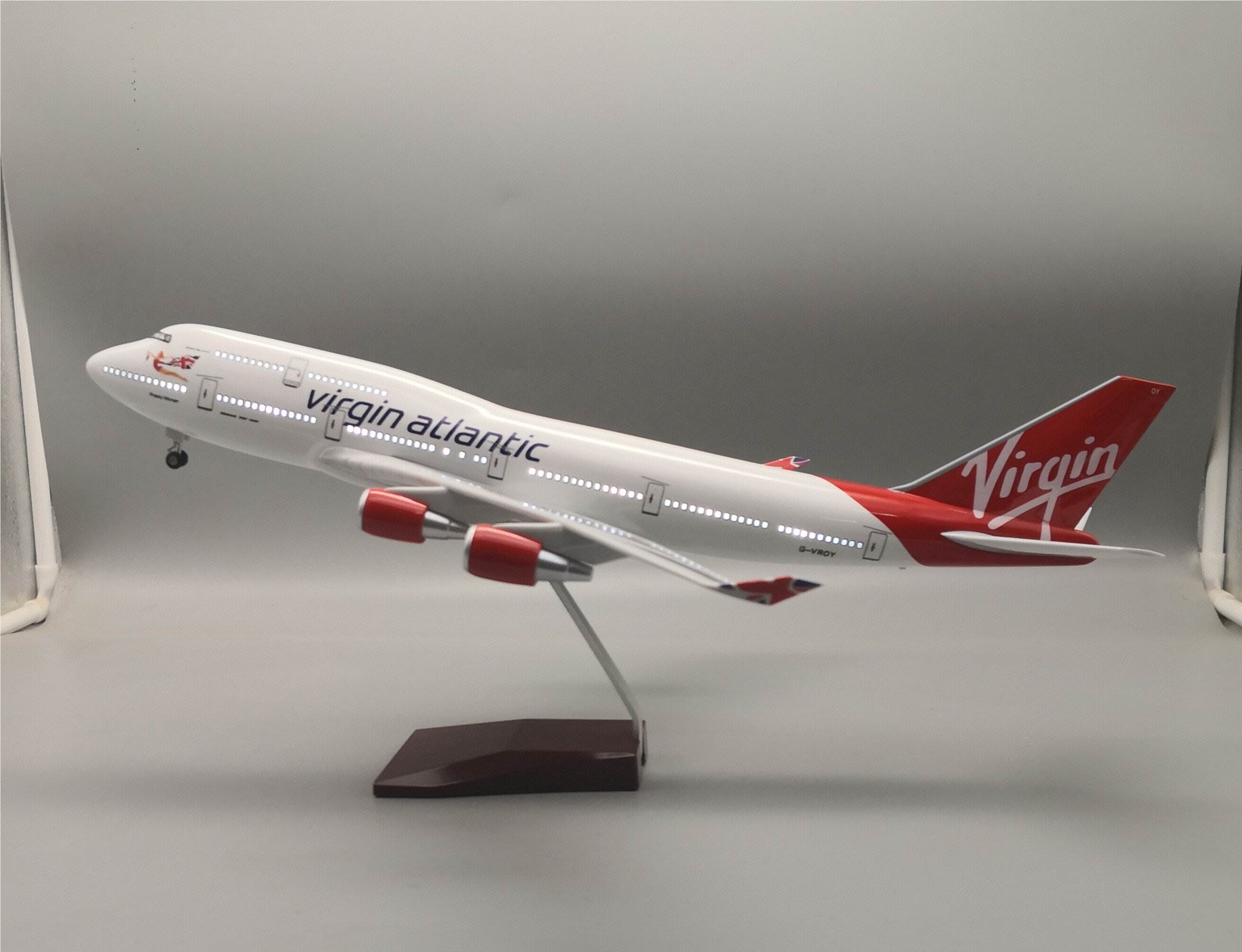 Модель самолета Boeing 747 Virgin, 47 см, 1:150