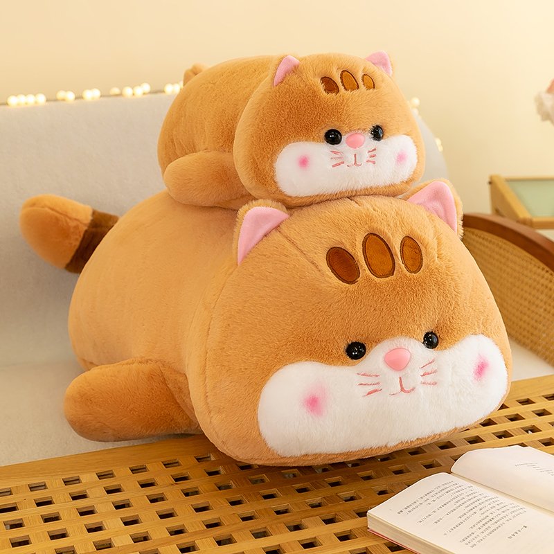 Мягкая игрушка лежачий кот Гуан Цзы, желтый, 50 см