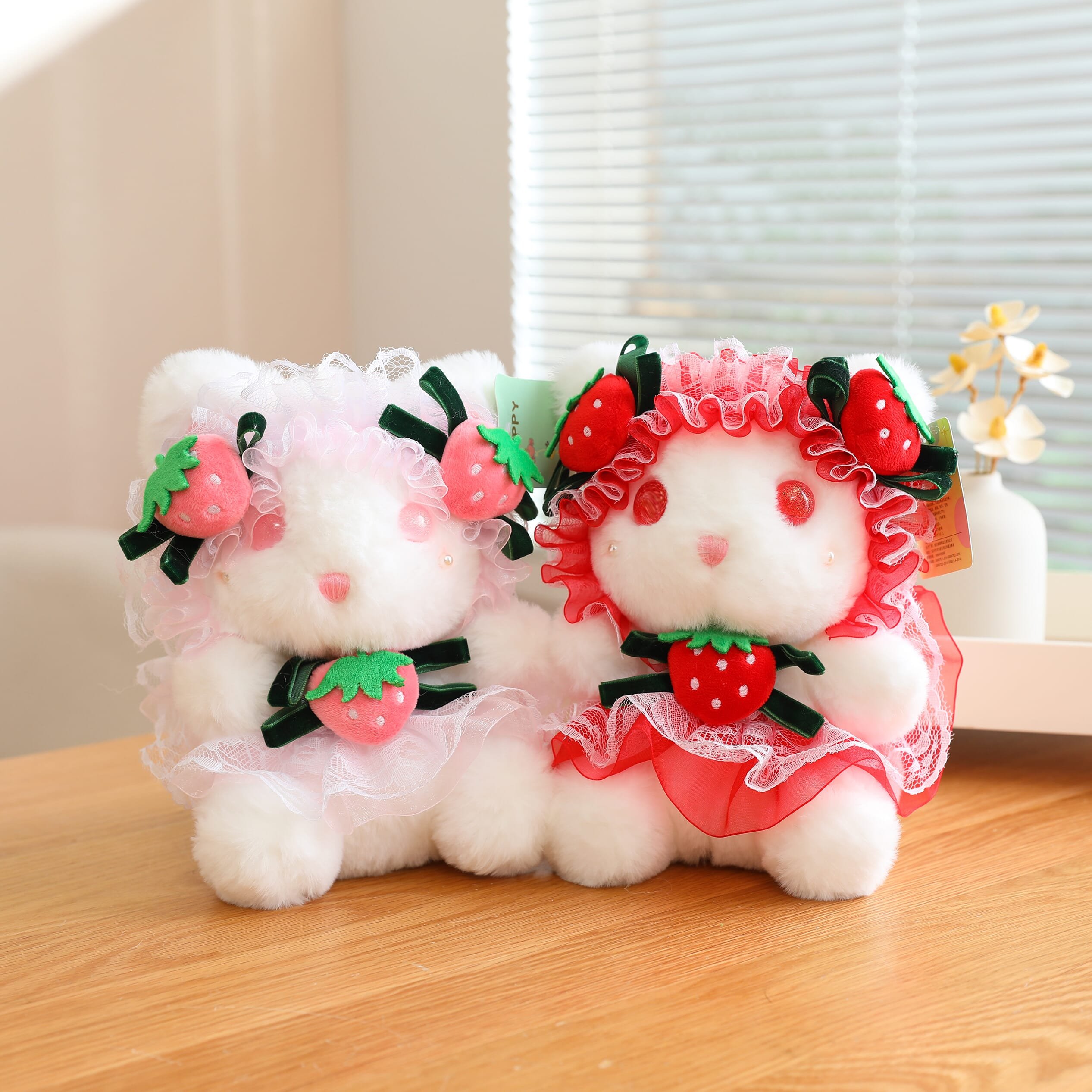 Мягкая игрушка Лолита Кот - Клубничка