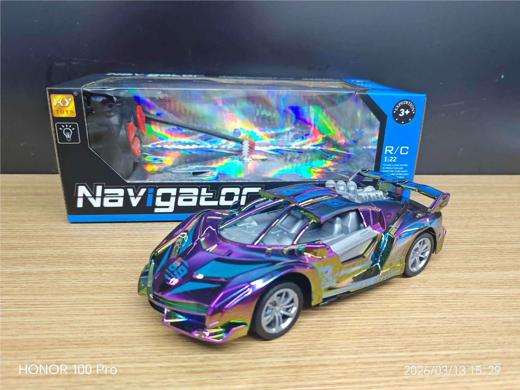 Радиоуправляемая машинка 1:24 с подсветкой