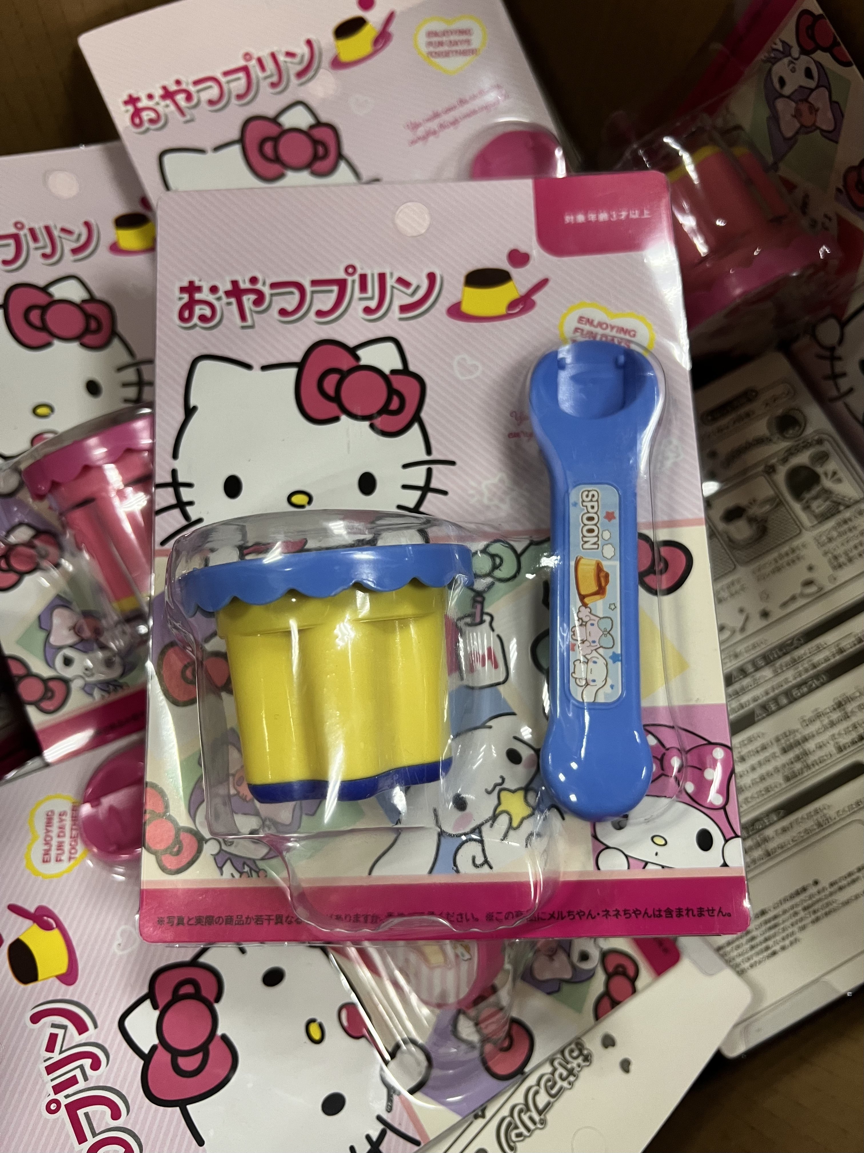 Игровой набор Sanrio: Пуддинг/Коричный пес, кормим куклу