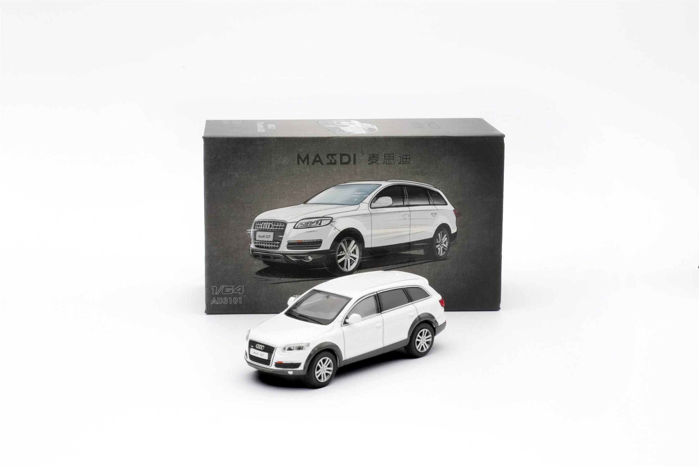 Модель Audi Q7 2008, белая, коллекционная