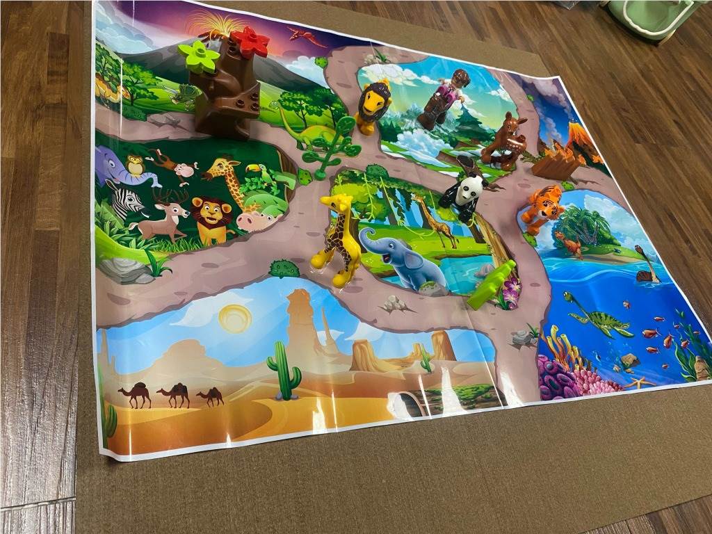 Набор фигурок животных в коробке для сюжетных игр
